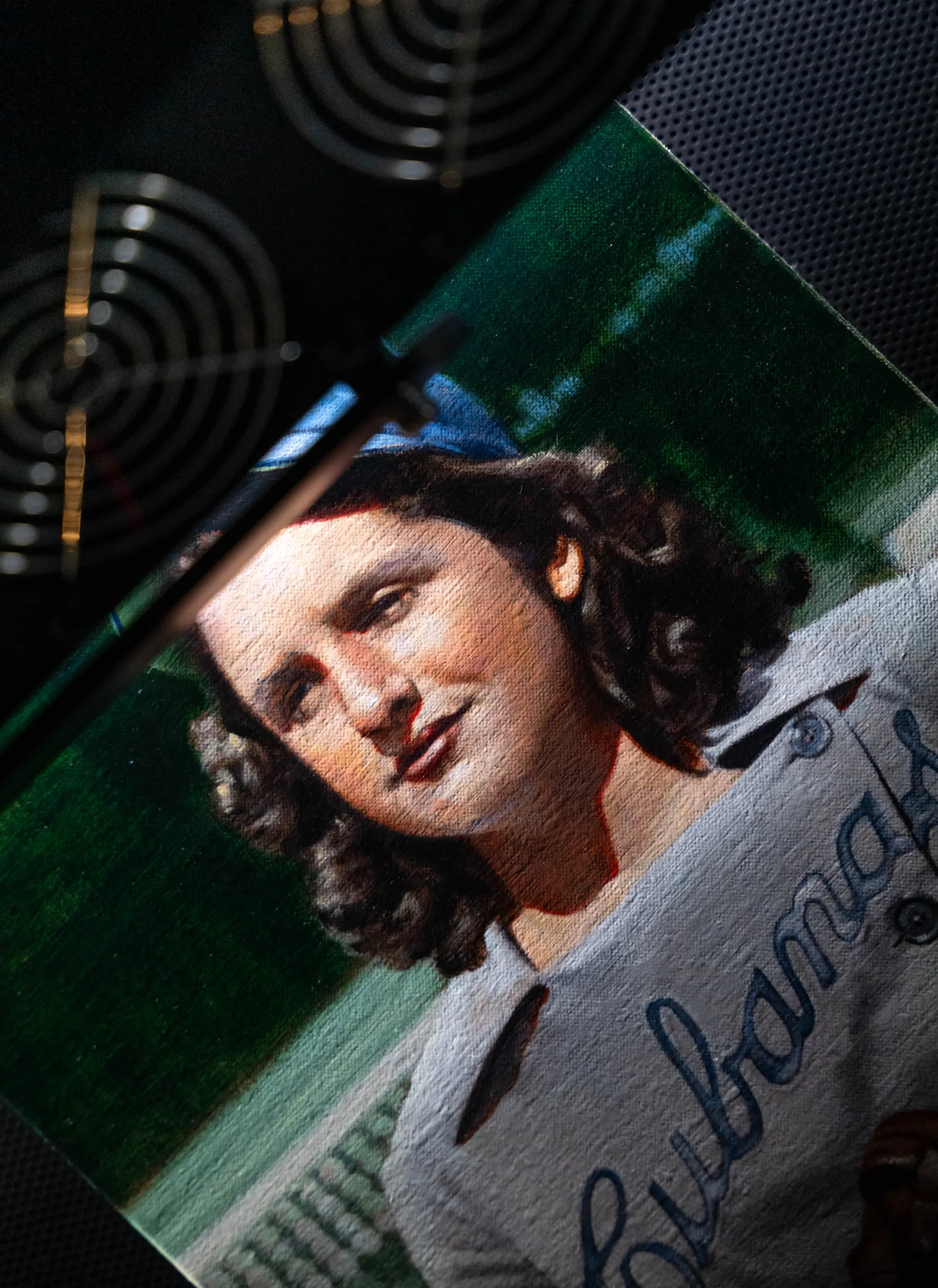 Scanning a painting on canvas for fine art reproduction