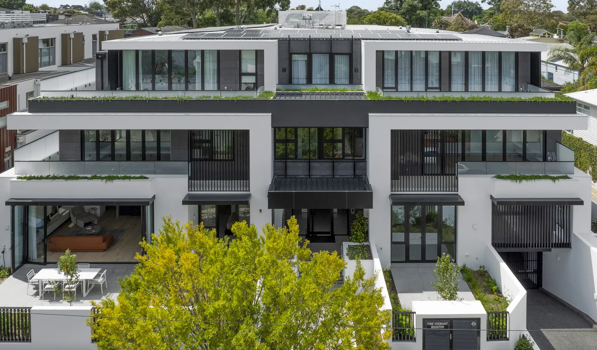 Athena Apartments, Brighton — kitchen