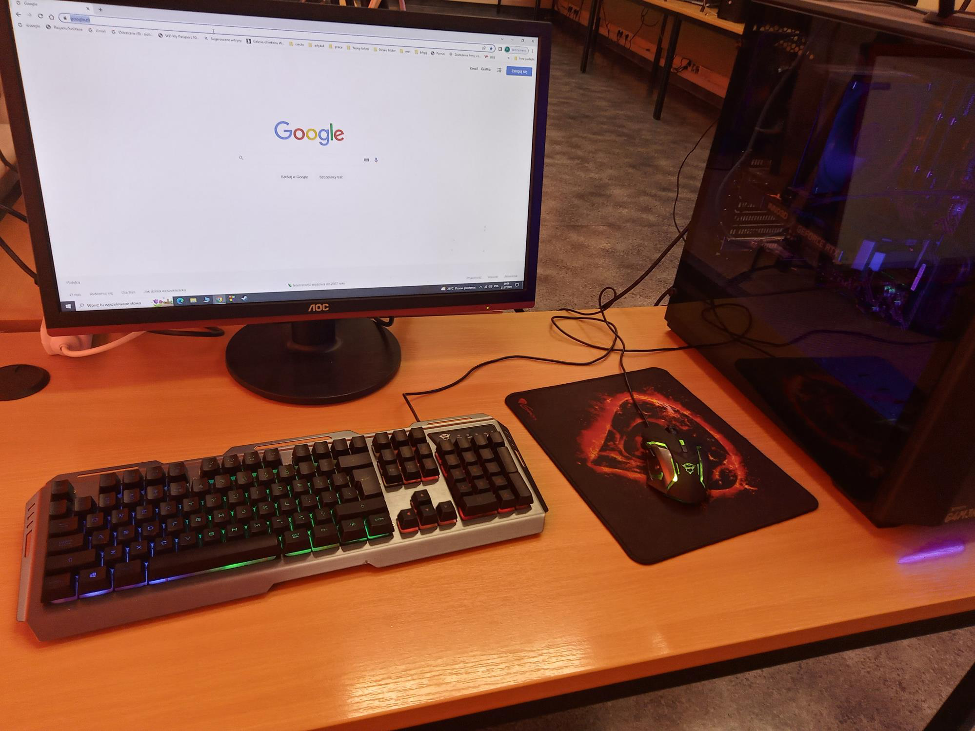 Stanowisko komputerowe w pracowni