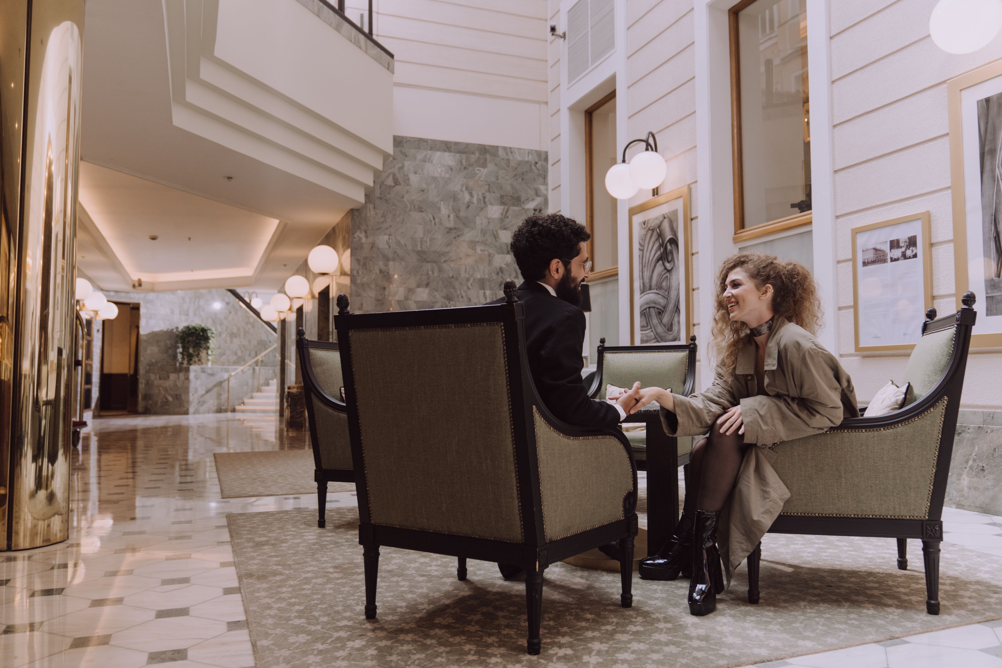 Luxury Hotels & Prestigious Neighbourhoods