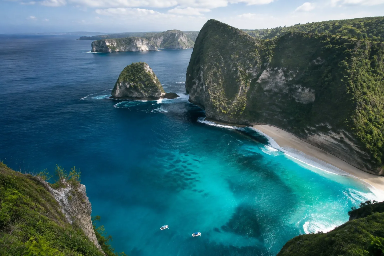 The cliff and beach at Kelingking, Nusa Penida, Bali