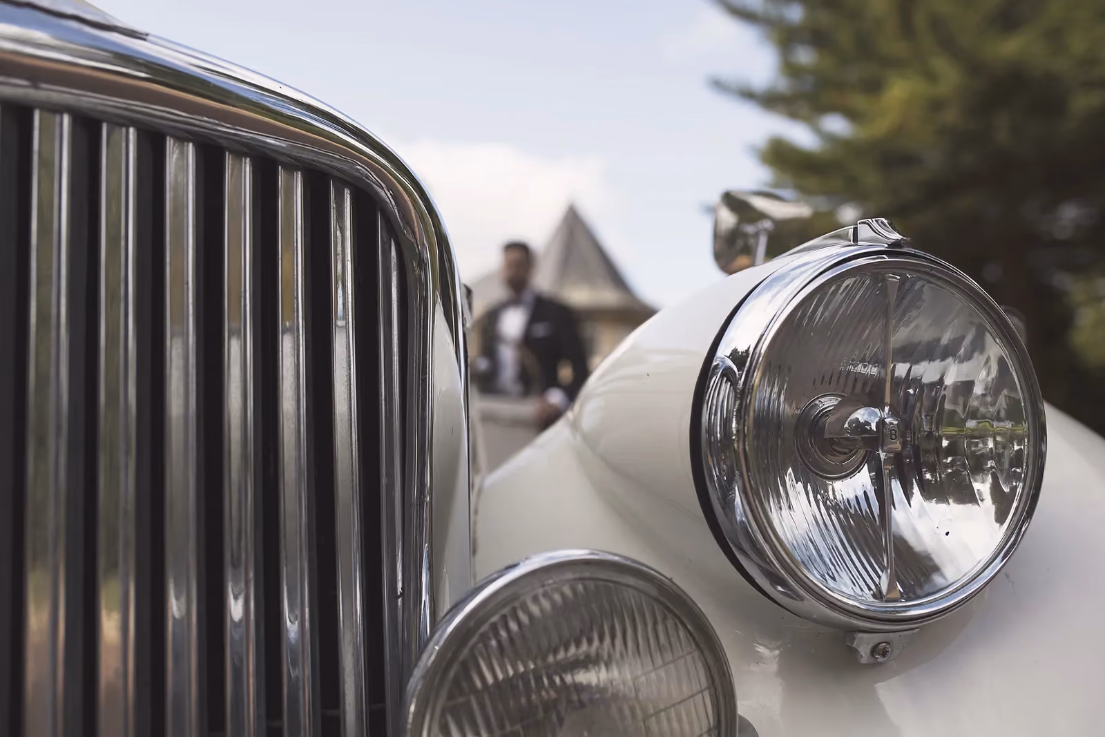 Classic white Jaguar stretch limousine for weddings, Perth