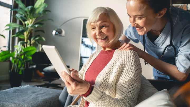 Vacationing Without Mom? 5 Tips to Keep her Safe and Connected