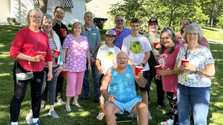Morningside Residents Visit a Local Lemonade Stand