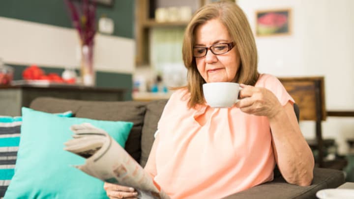 Caring for a Parent with Dementia? 5 Things to Do for Yourself Over the Holidays