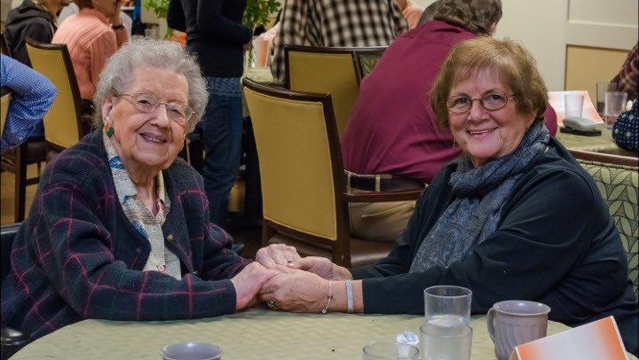 Finding an Optimized Environment for Your Loved One with Dementia: 8 Things to Look For