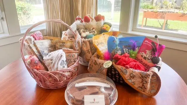 Clear Creek Residents and Chaplain William Henshaw Support Local Animal Shelter and Pet Loss Therapy