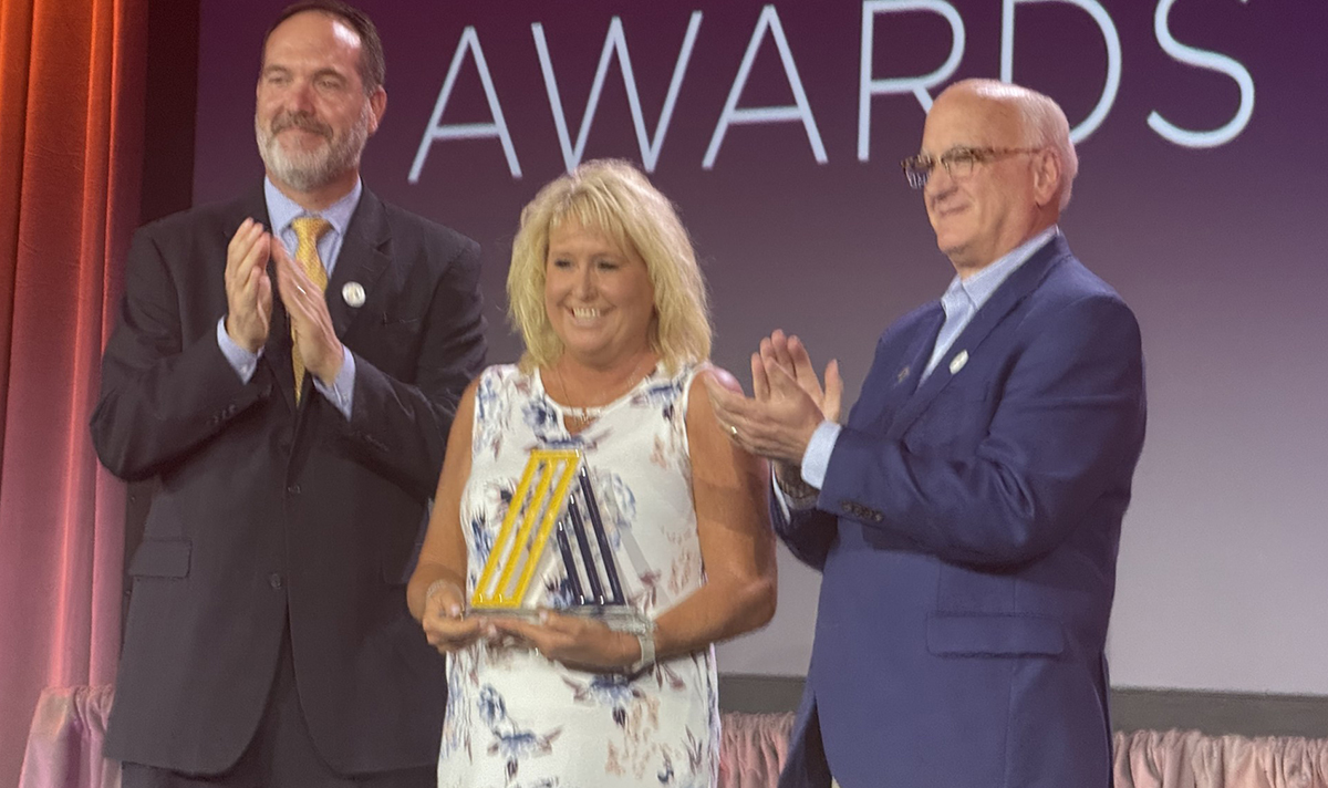 Highline Place's Traci Colvin Receives the Hero Award at Argentum