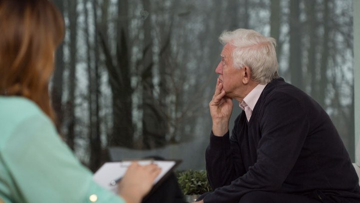 Alzheimer’s and Finances: How to Gain Control with Love and Respect