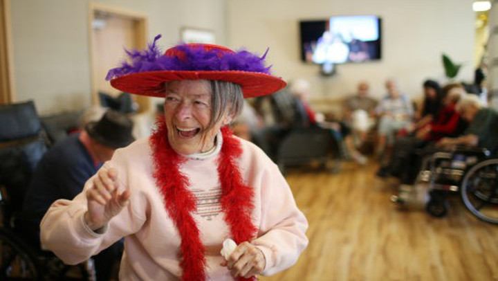 Old Hollywood Photographs Stimulate Memories at Chelsea Place Memory Care