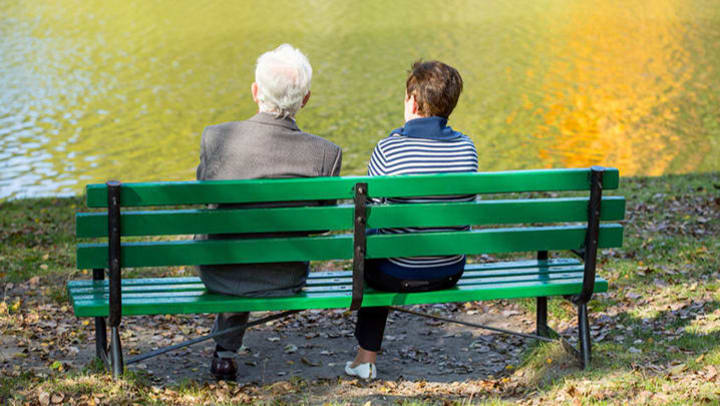 How to Talk to a Parent Who Has Dementia: Say This, Not This