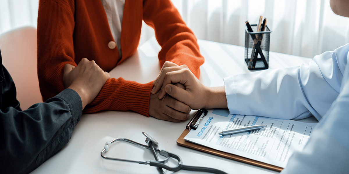 Tips to Navigate Doctor Visits with a Loved One with Dementia