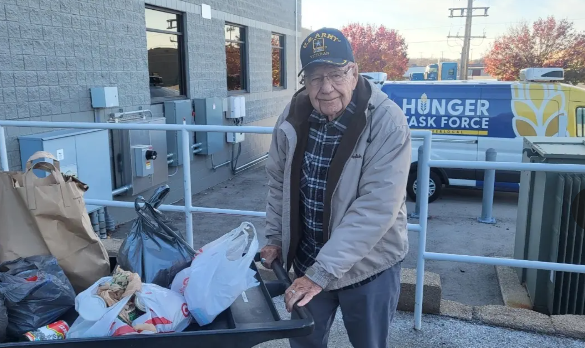 Franklin Place Residents Host a Food Drive