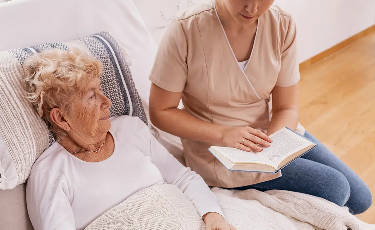 Navigating the Final Stage of Alzheimer’s: Tips for Family Caregivers