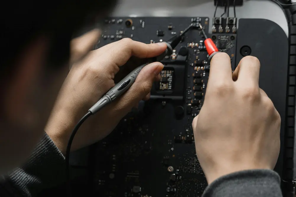 Reparacija ECU računara, kontrolnih tabli, displeja i elektronskih upravljačkih sistema