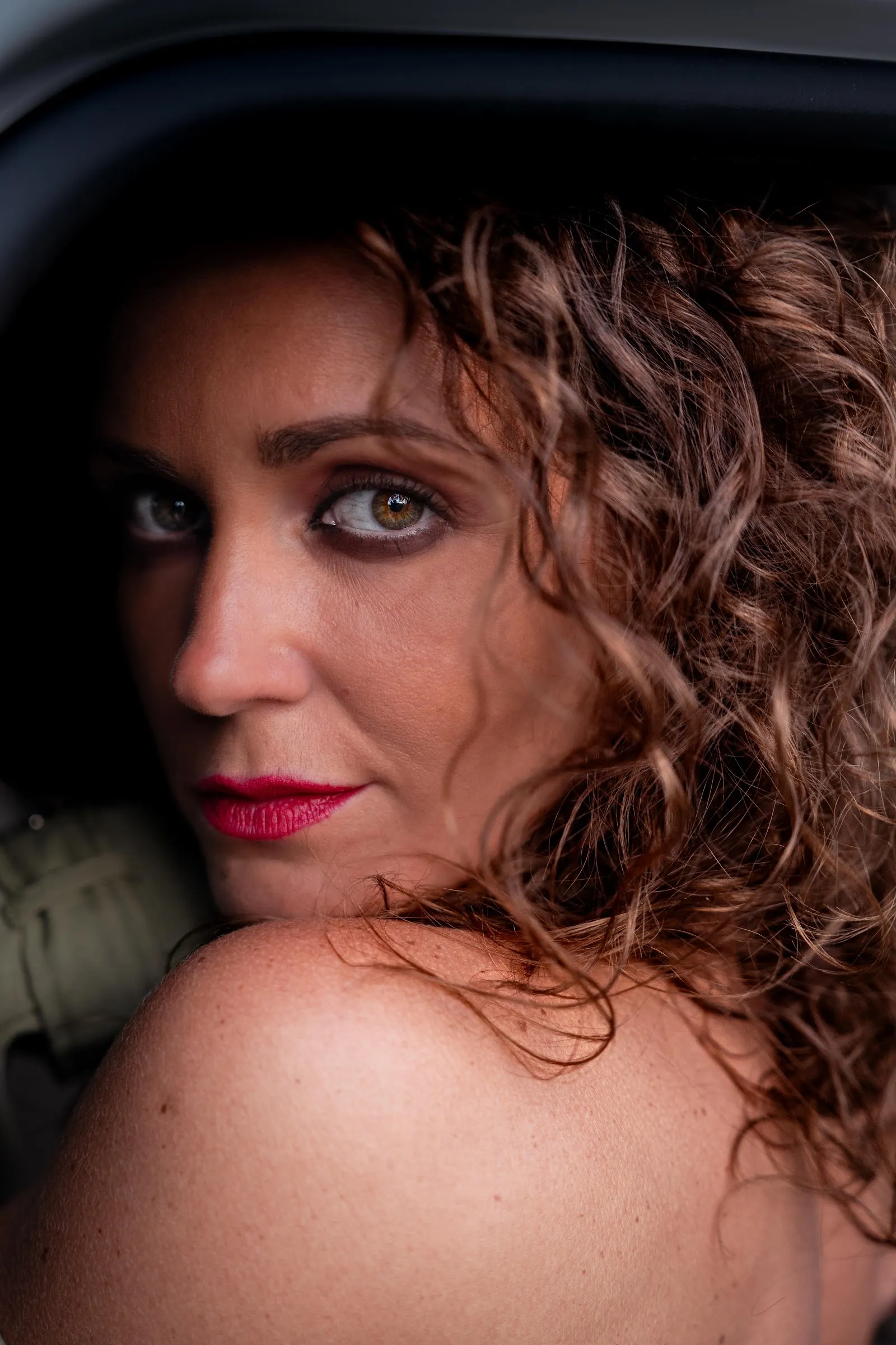 Kinga in a close-up portrait in warm light, by GROOVE Media