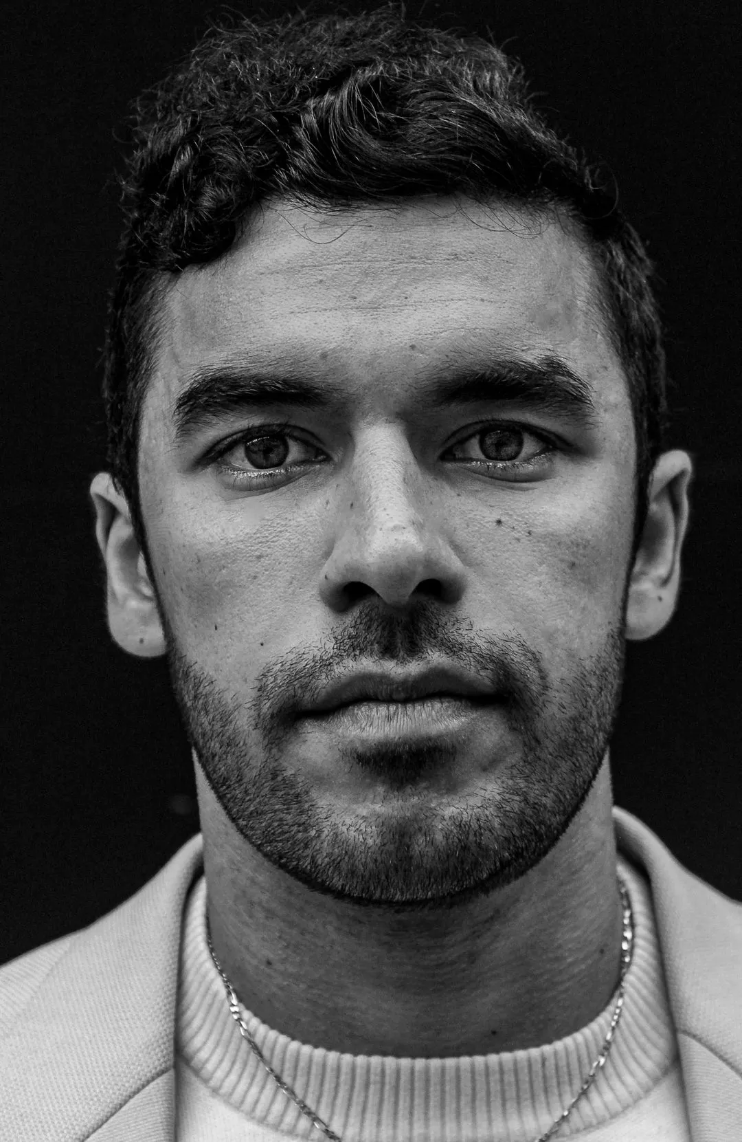 Afsheen Khosraviani, founder of GROOVE Media, black and white portrait