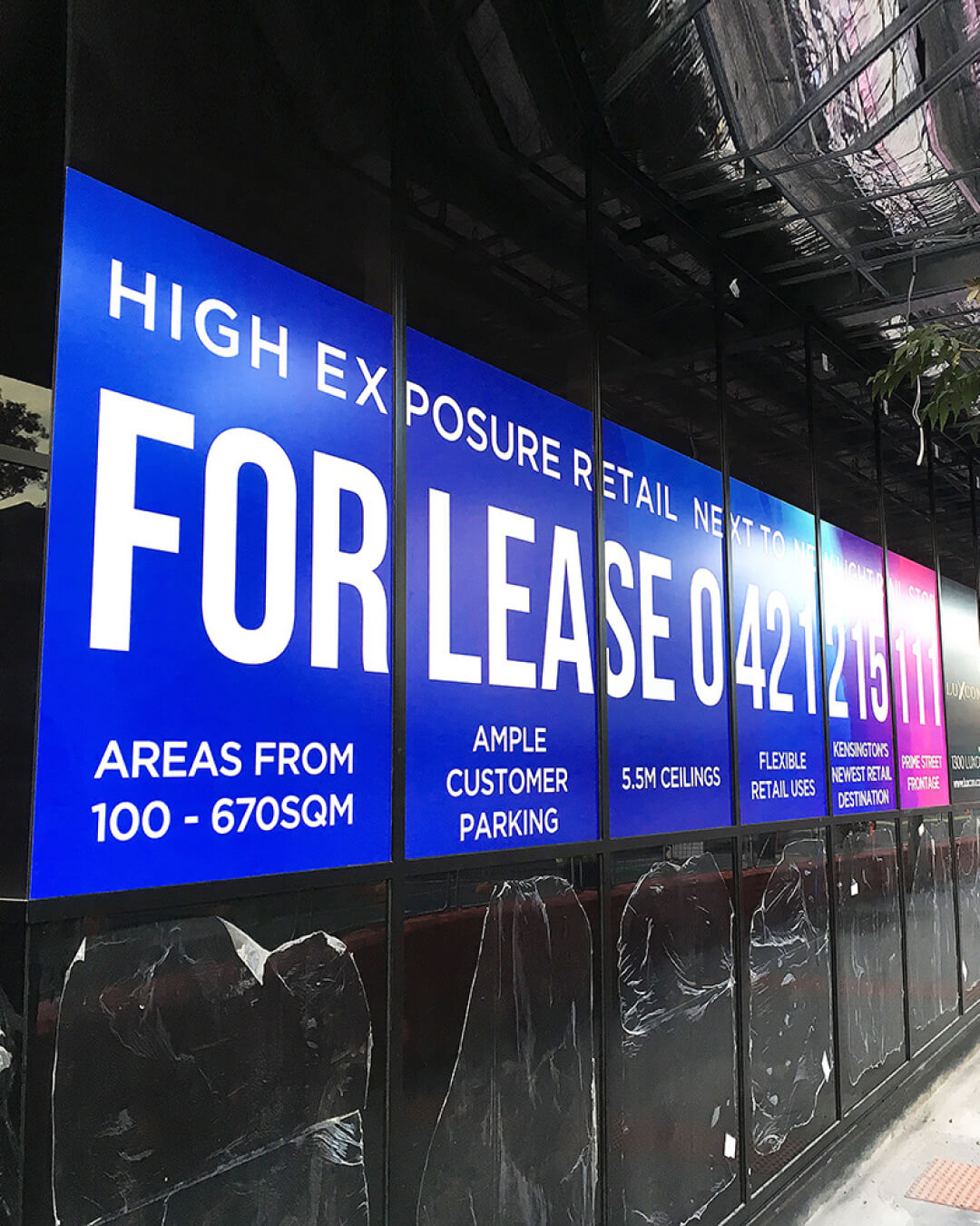 Custom booth produced by Printerra for Glassons