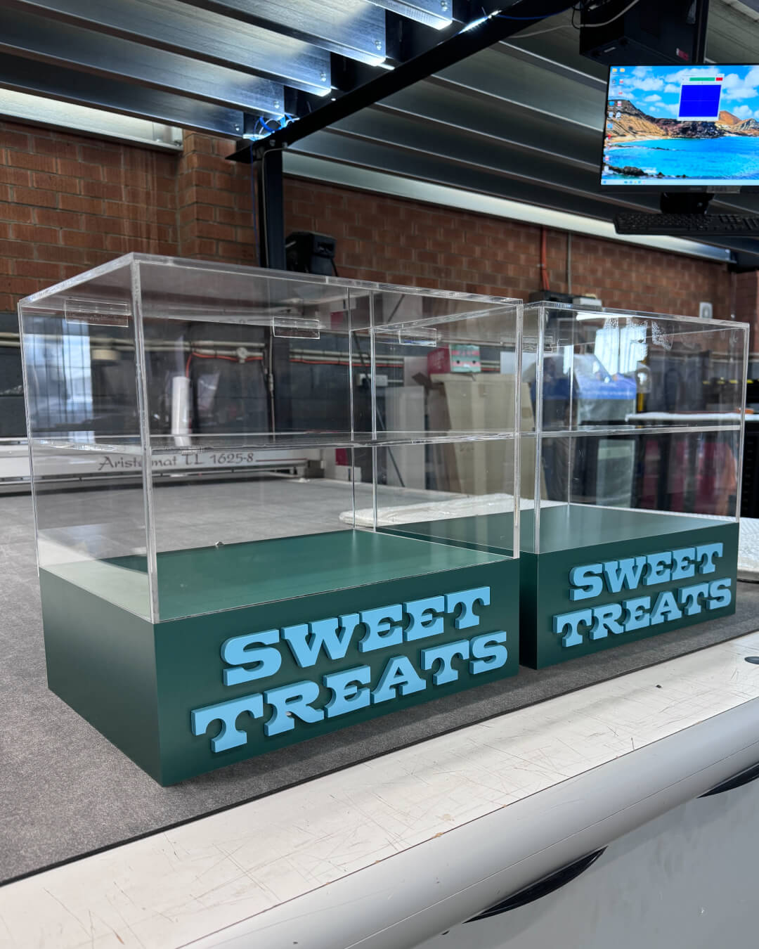 Custom display priduction and graphic for hospitality space