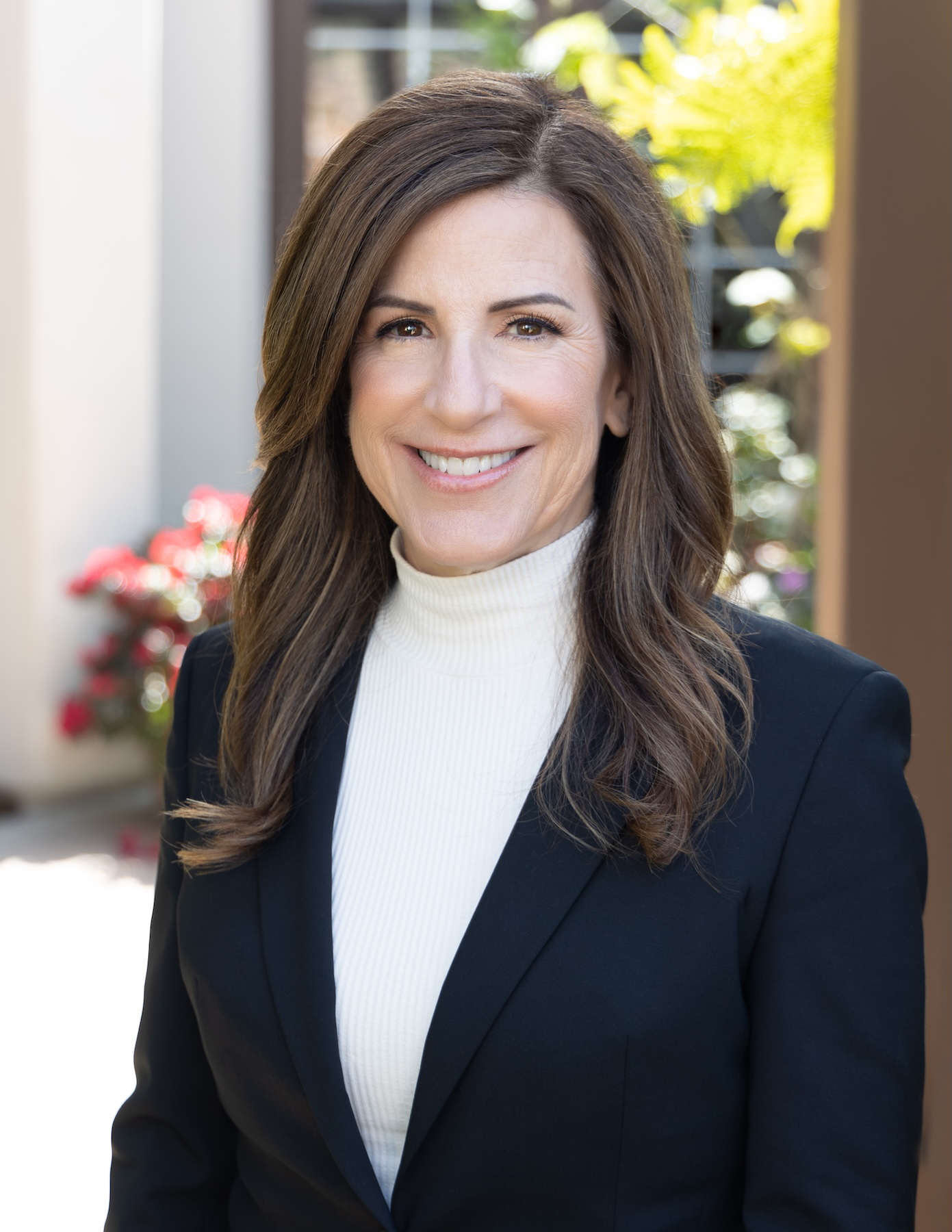 Jill Schwartz, Los Angeles Realtor with Compass, portrait photo