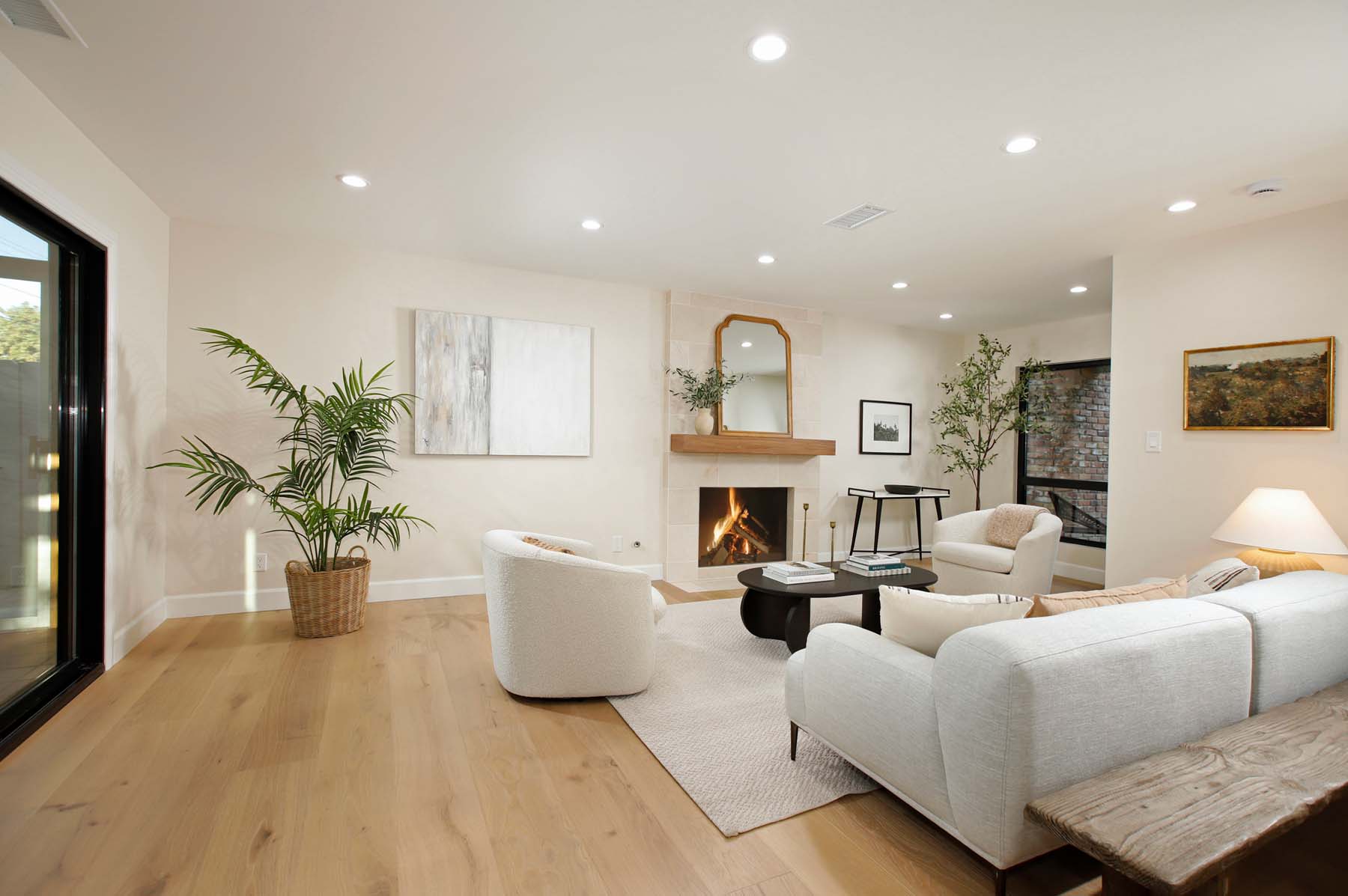 Open living room at 19939 Hemmingway St