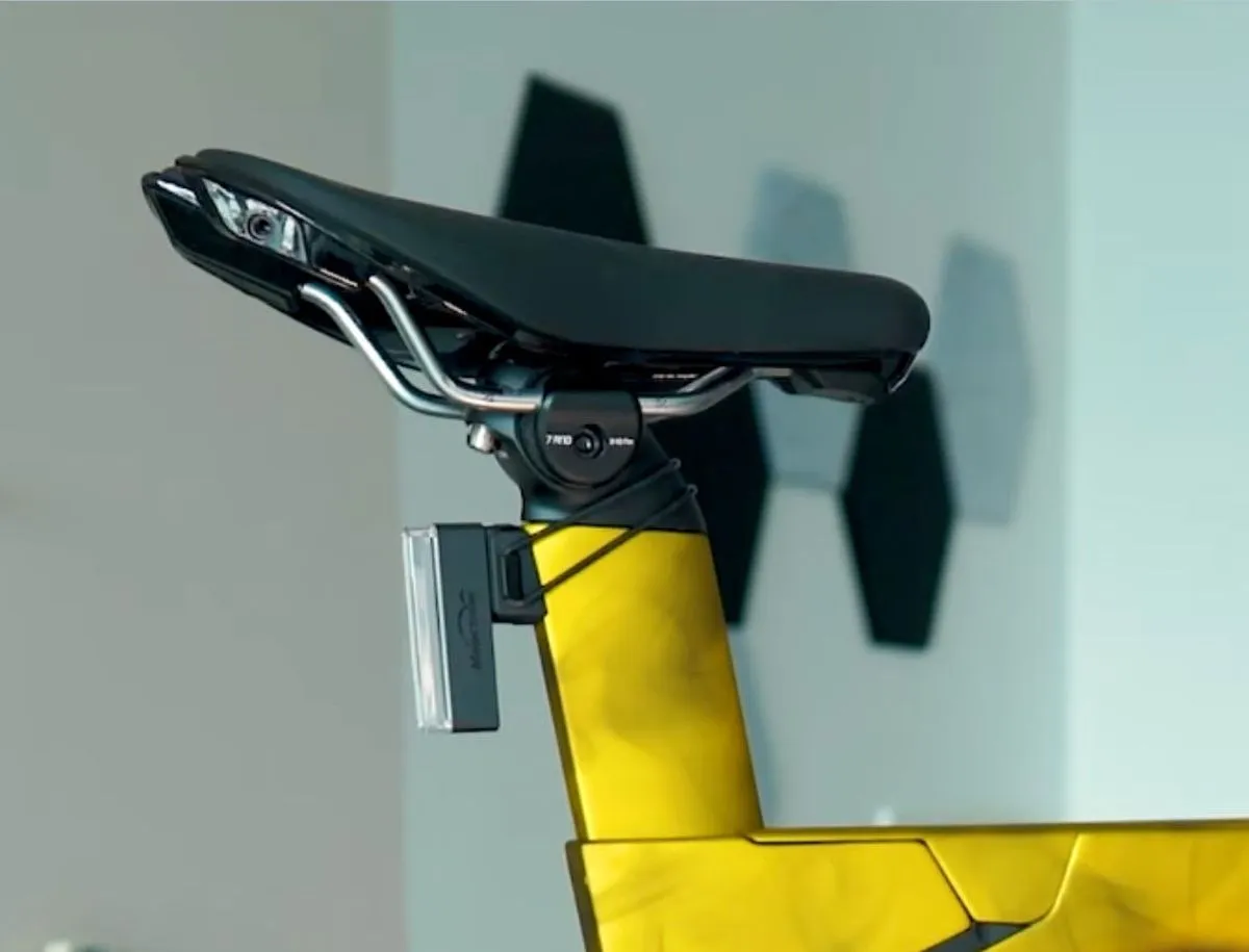 Bontrager Hilo Comp saddle mounted on aero seatpost of Trek Speed Concept SL7 triathlon bike