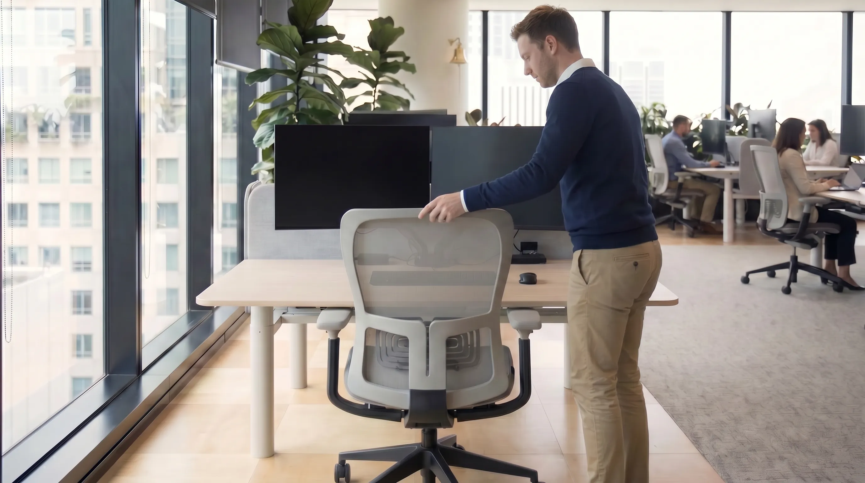 Promotional video scene 4 for future Office services.