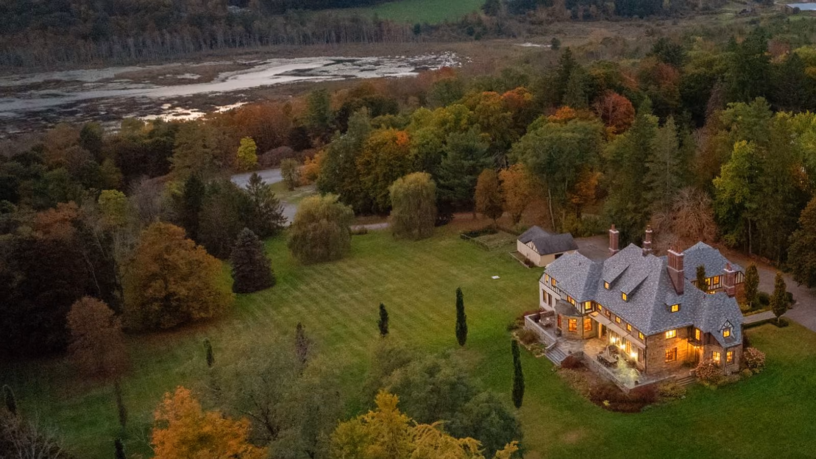Family gathering at Winthrop Estate
