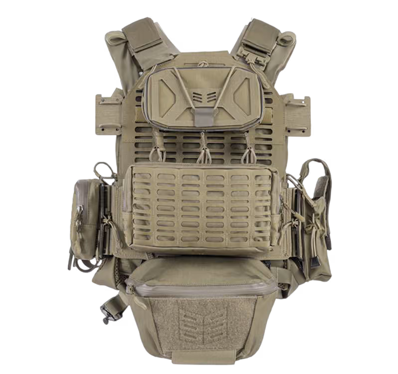 Sandfarbener taktischer THOR™ Plattenträger mit modularen Taschen.