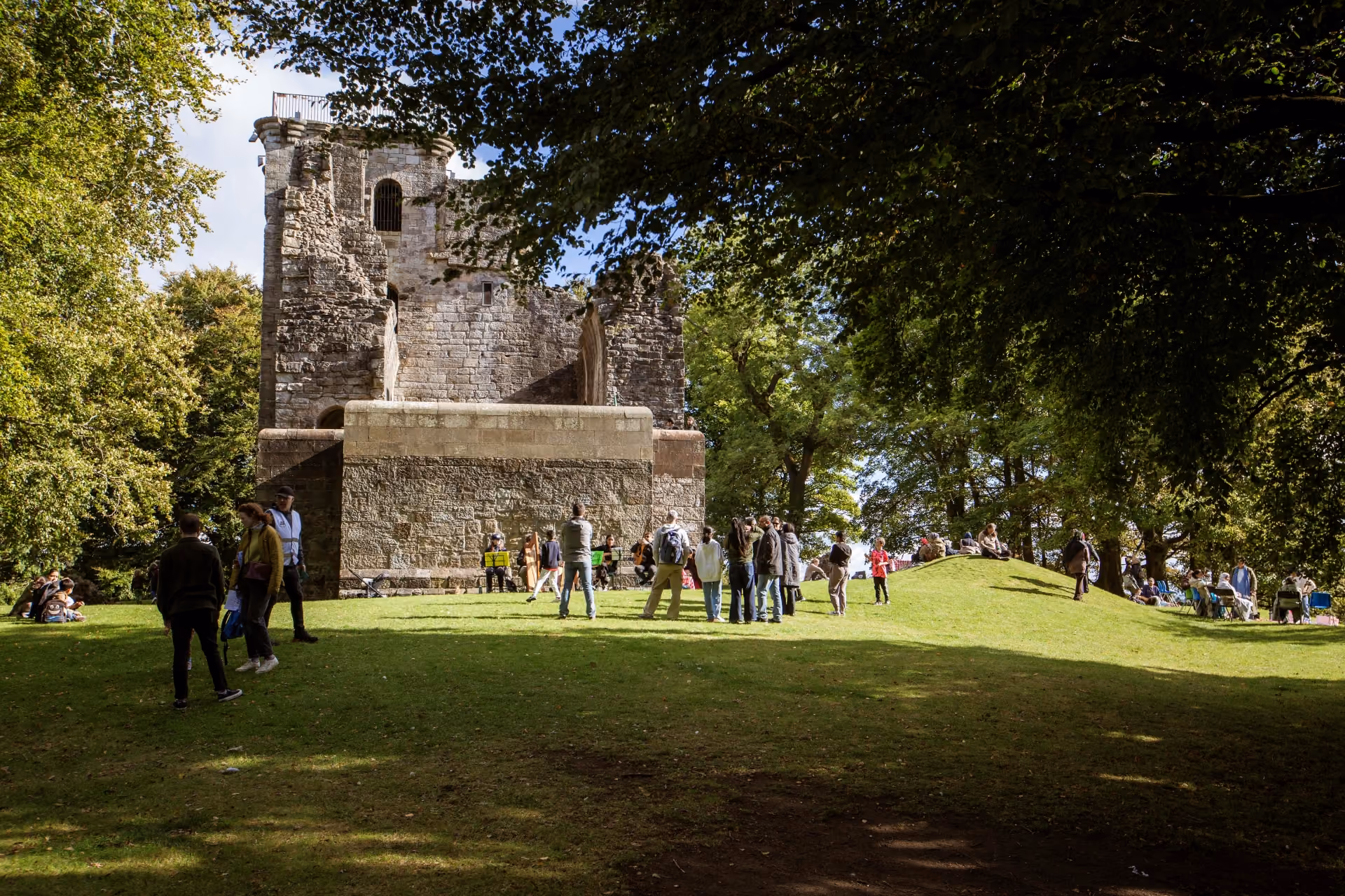Crookston Castle and Hill Presented by The Village Storytelling Centre and Friends Of Crookston Castle