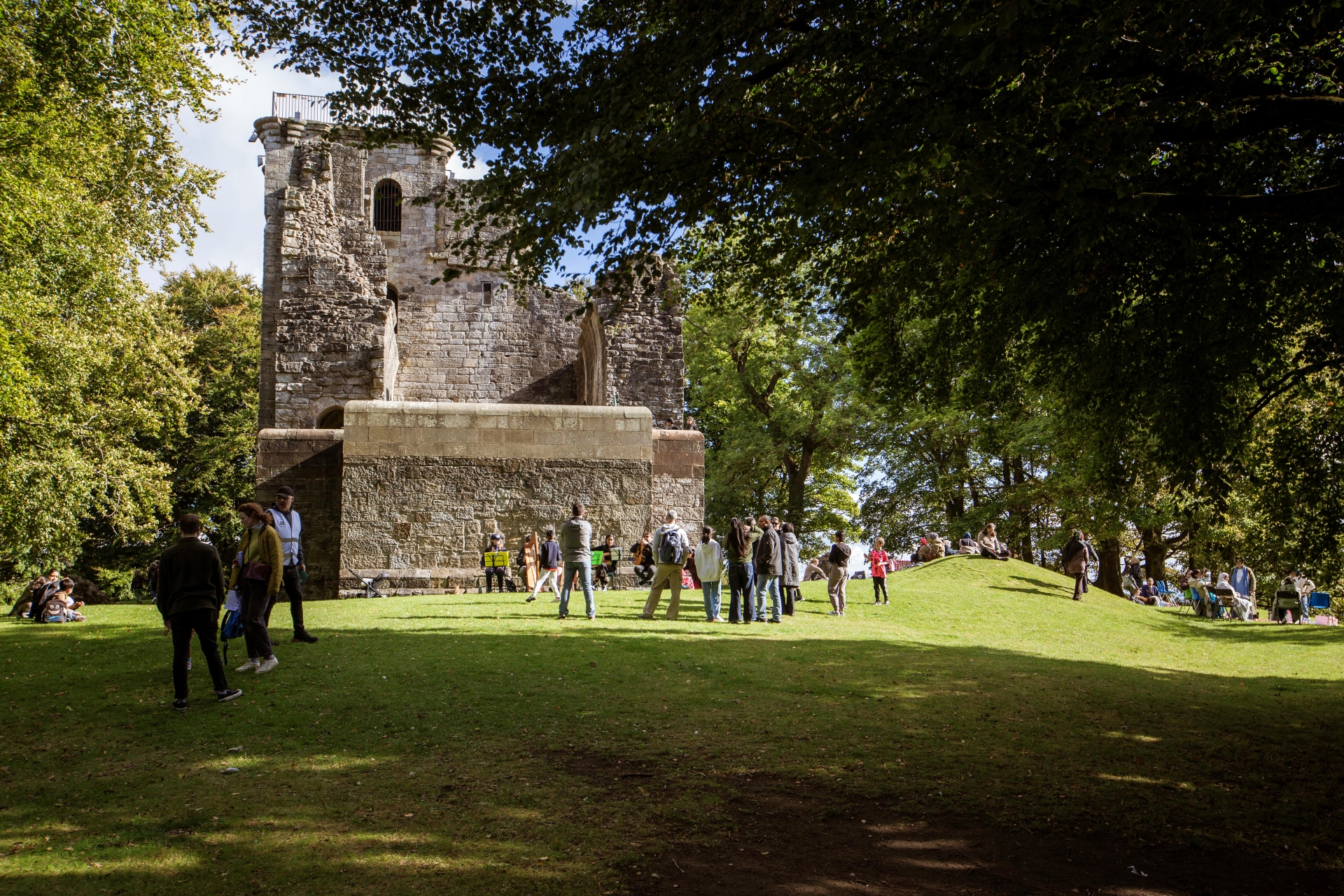 Crookston Castle and Hill Presented by The Village Storytelling Centre and Friends Of Crookston Castle