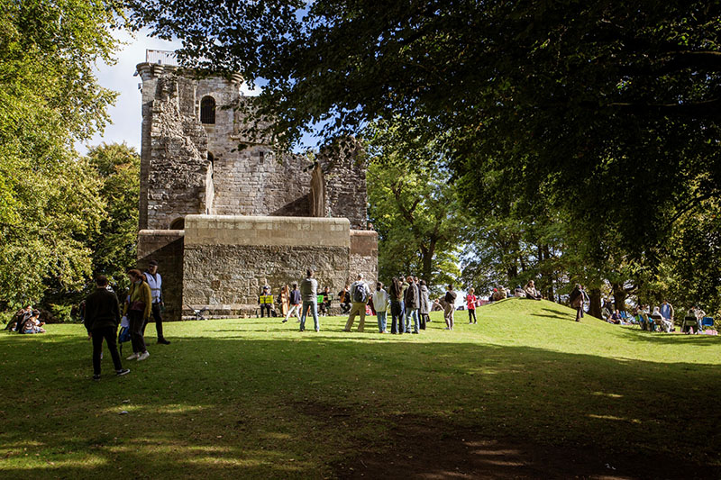 Crookston Castle and Hill Presented by The Village Storytelling Centre and Friends Of Crookston Castle