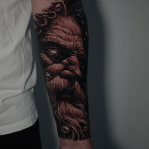 Black and grey tattoo portrait by Raza Tattoo in Aarhus 