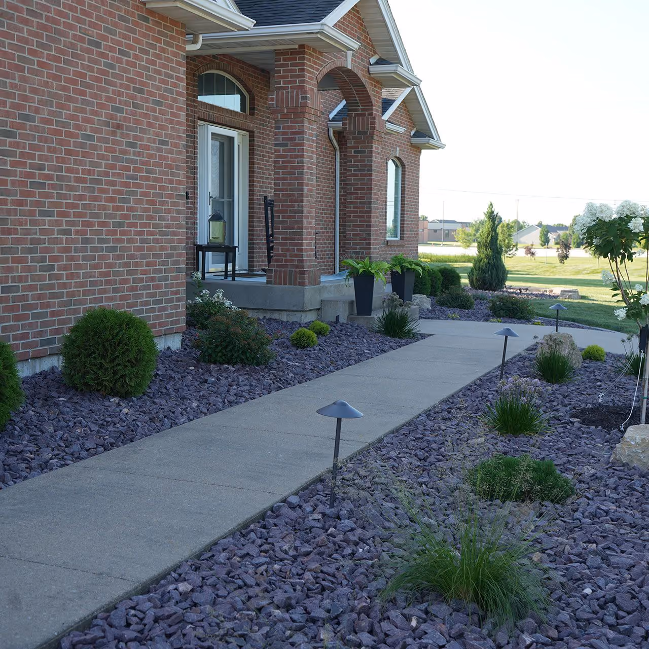 Professional privacy planting installation | Elite Outdoor | Quincy, Illinois
