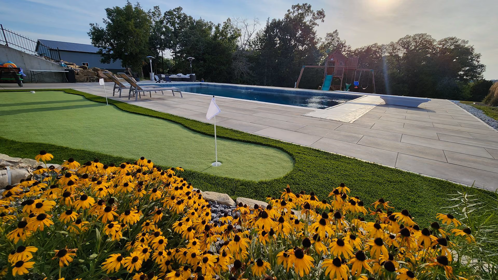 Custom landscaping with fresh mulch and plantings | Elite Outdoor | Quincy, Illinois