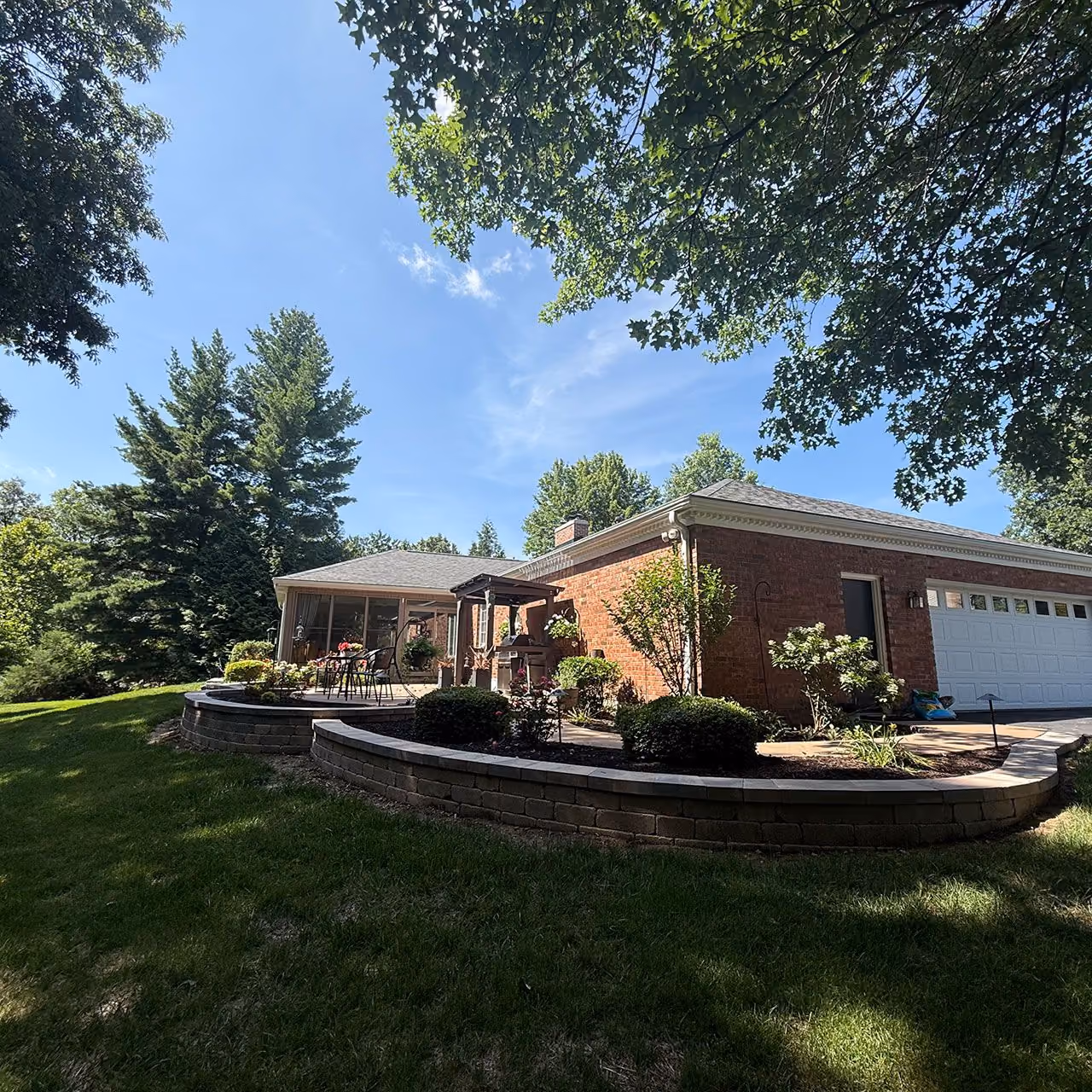 Custom retaining wall installation near me | Elite Outdoor | Quincy, Illinois
