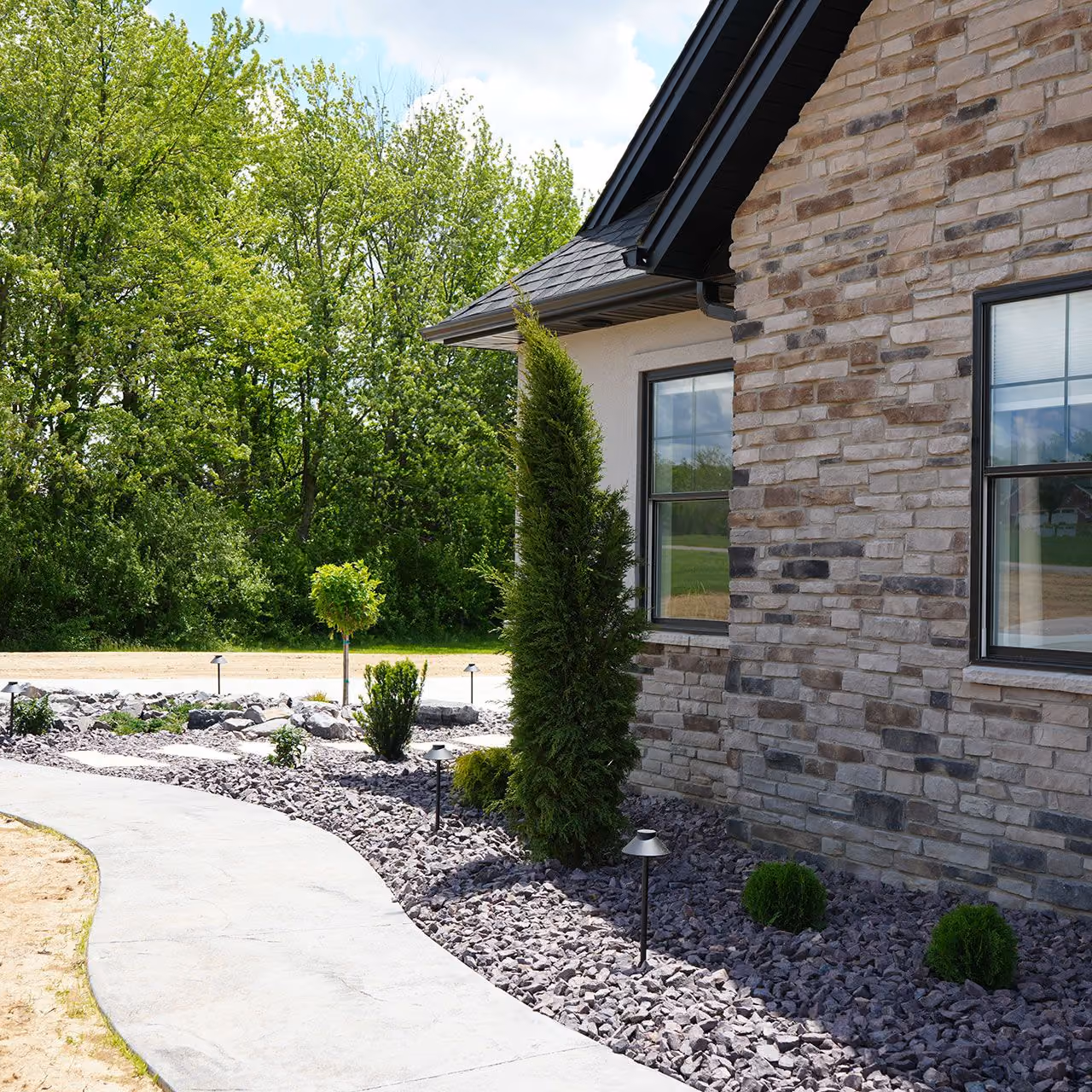 Custom residential landscaping near me | Elite Outdoor | Quincy, Illinois

