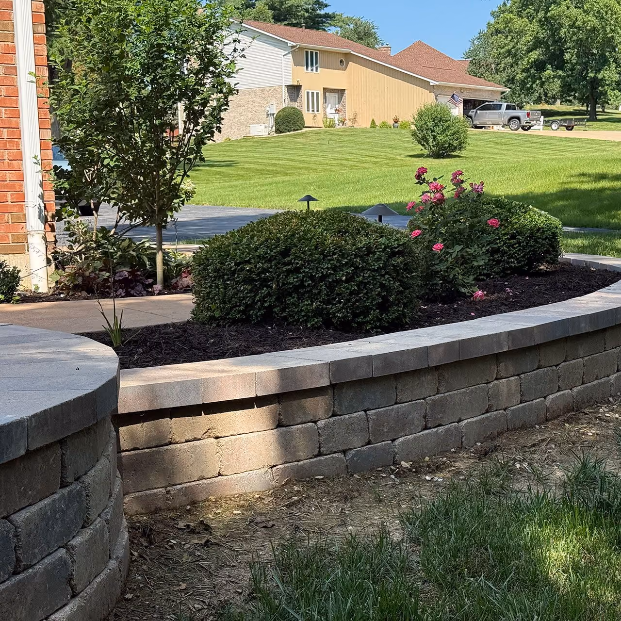 Professional stone retaining wall by Elite Outdoor | Quincy, Illinois