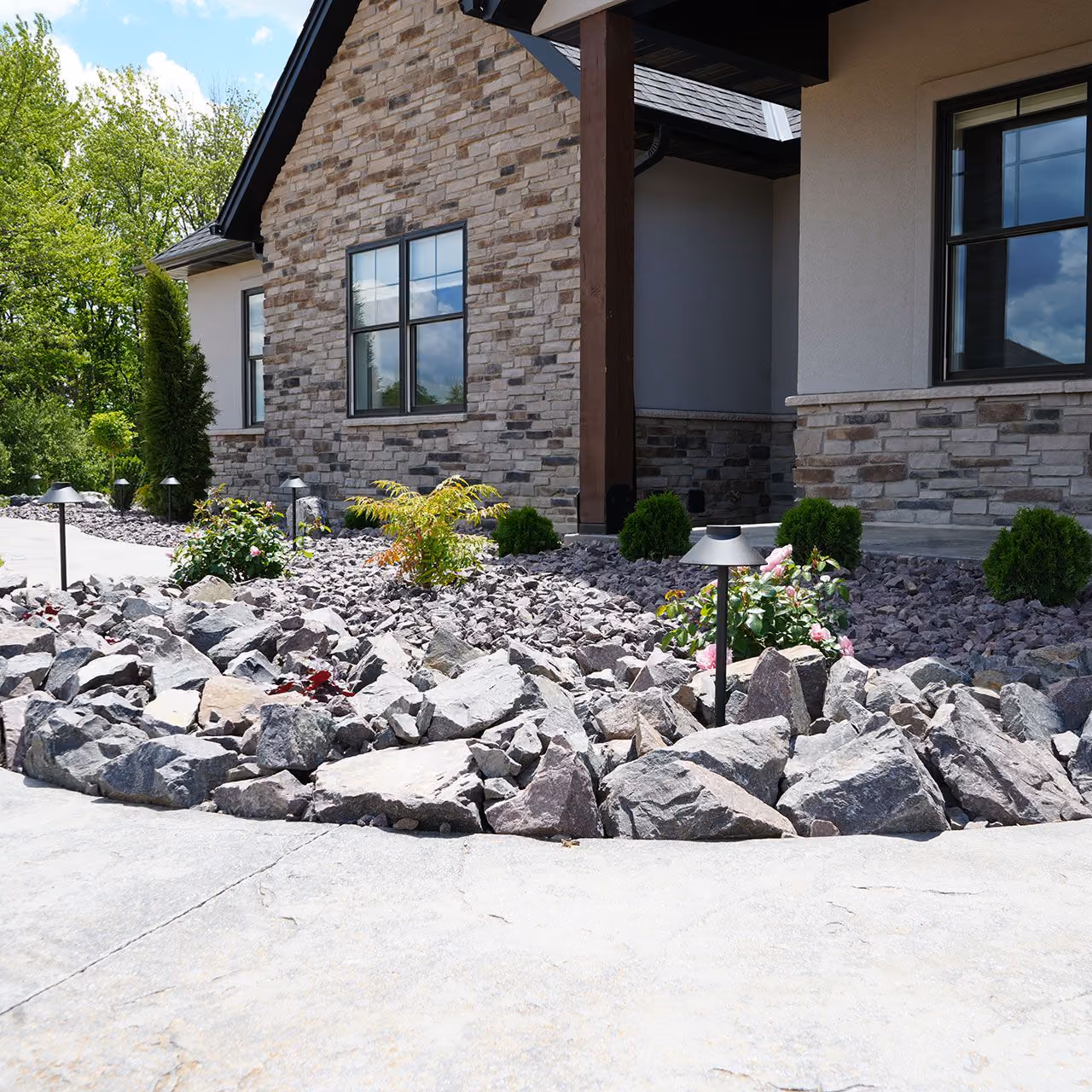 Decorative rock and mulch landscaping near me | Elite Outdoor | Quincy, Illinois
