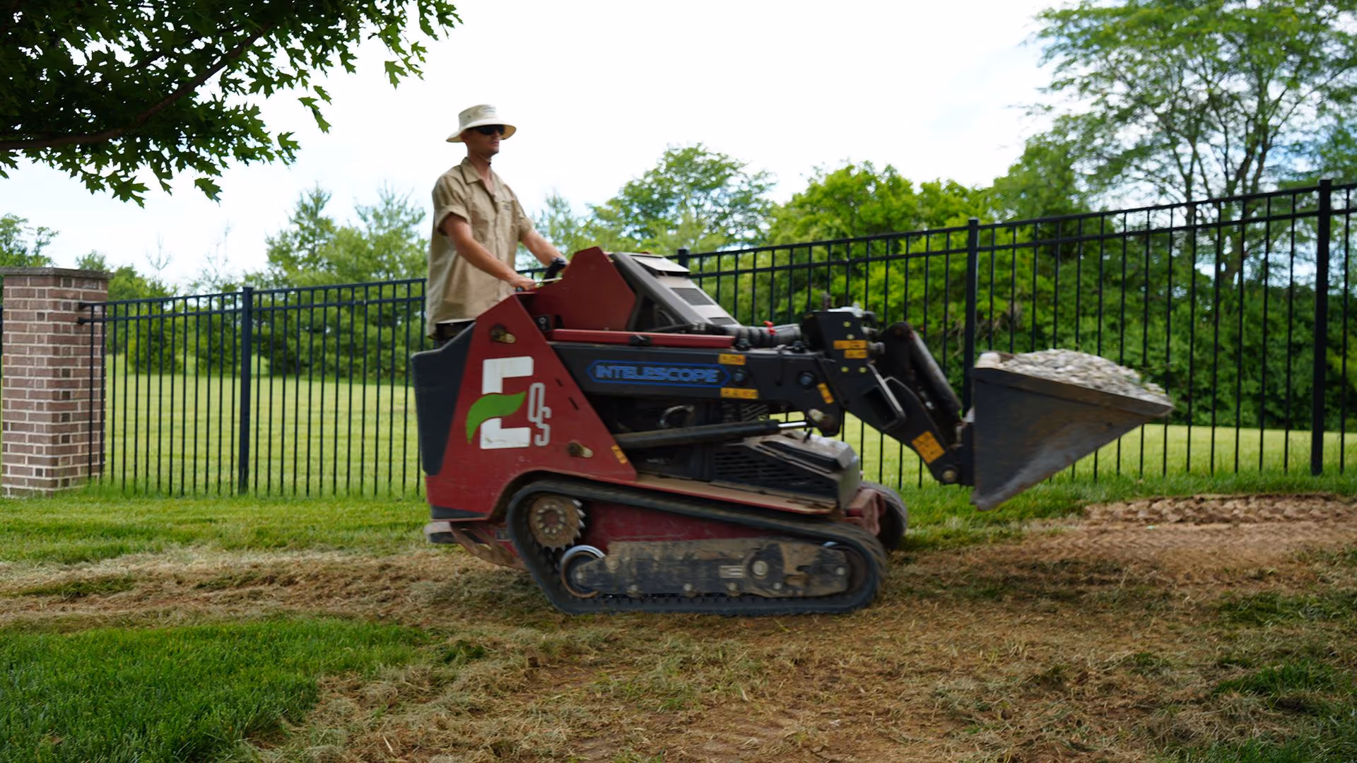 Elite Outdoor landscaping and hardscaping team | Quincy, Illinois
