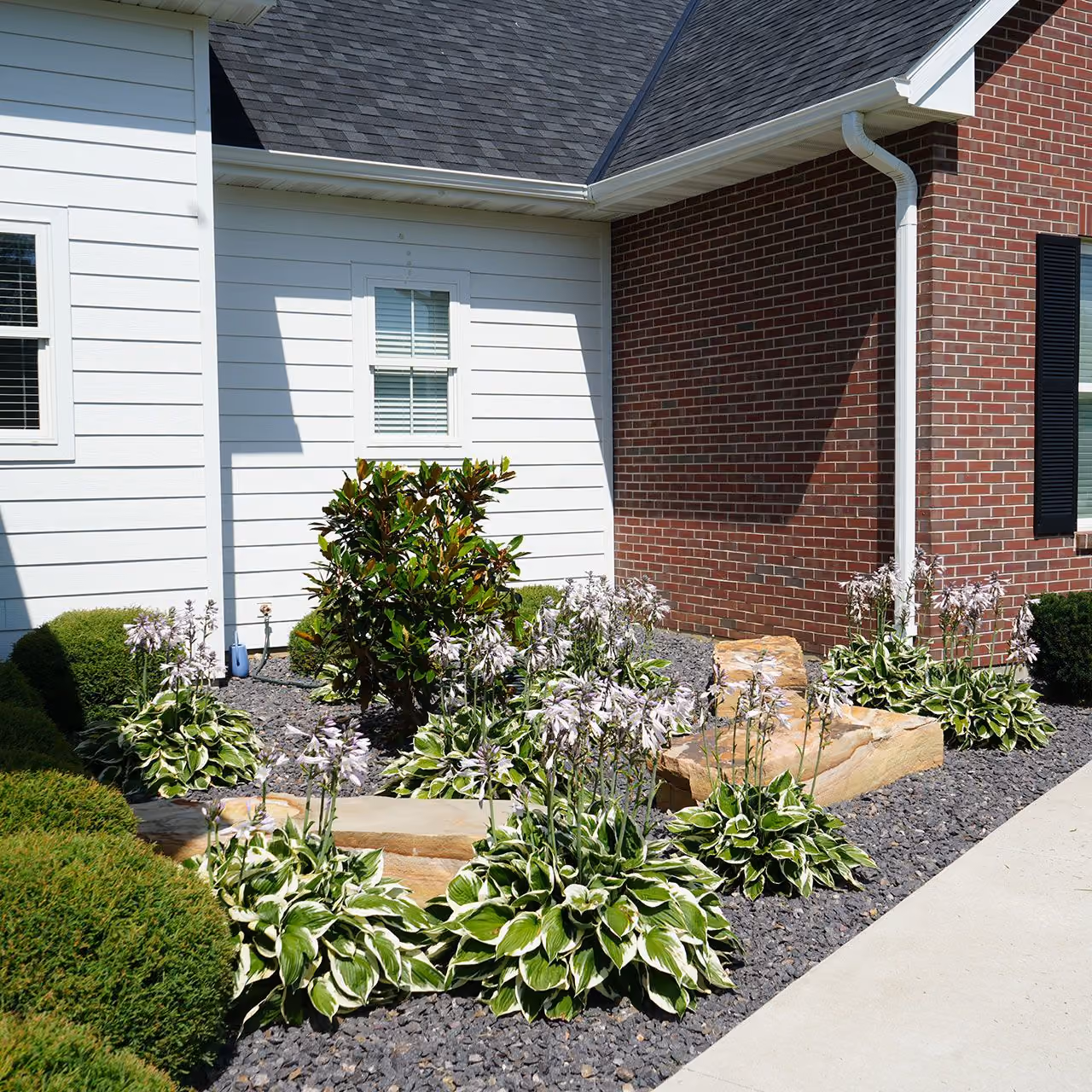 Custom landscape design and installation | Elite Outdoor | Quincy, Illinois