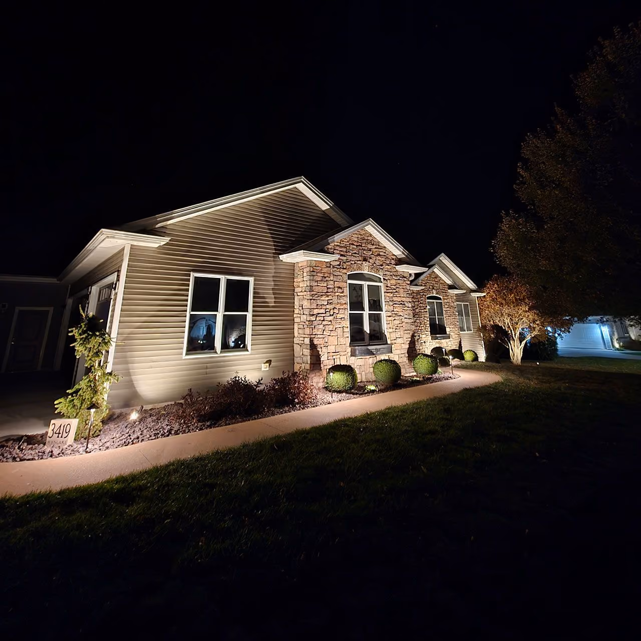 Professional pathway lighting by Elite Outdoor | Quincy, Illinois
