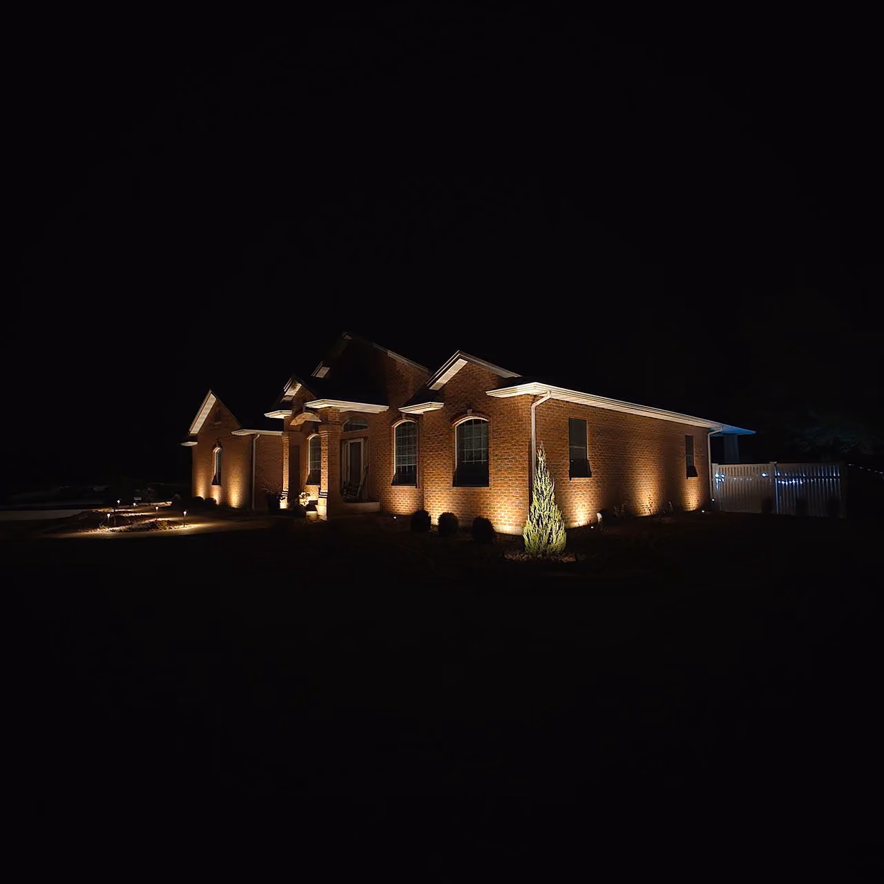 Professional outdoor landscape lighting near me | Elite Outdoor | Quincy, Illinois
