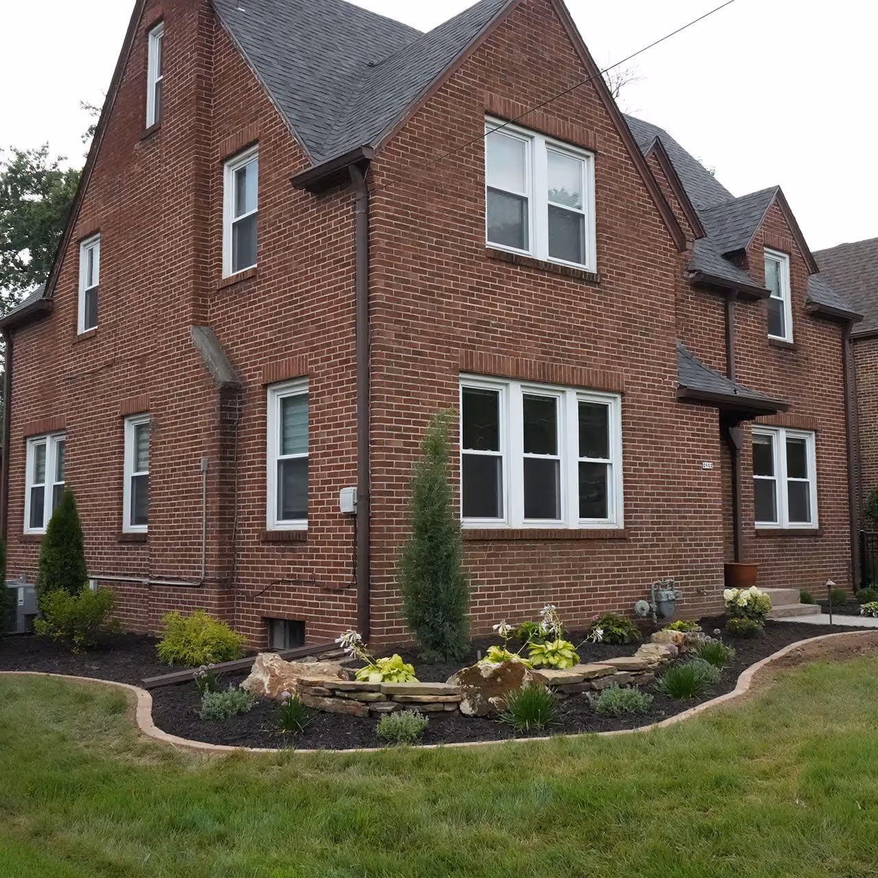 Custom landscape design and installation by Elite Outdoor