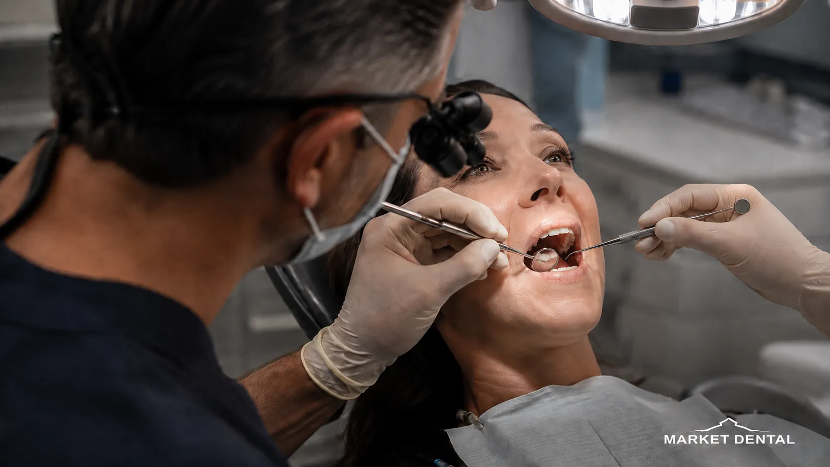 How Dentists Diagnose a Cracked Tooth