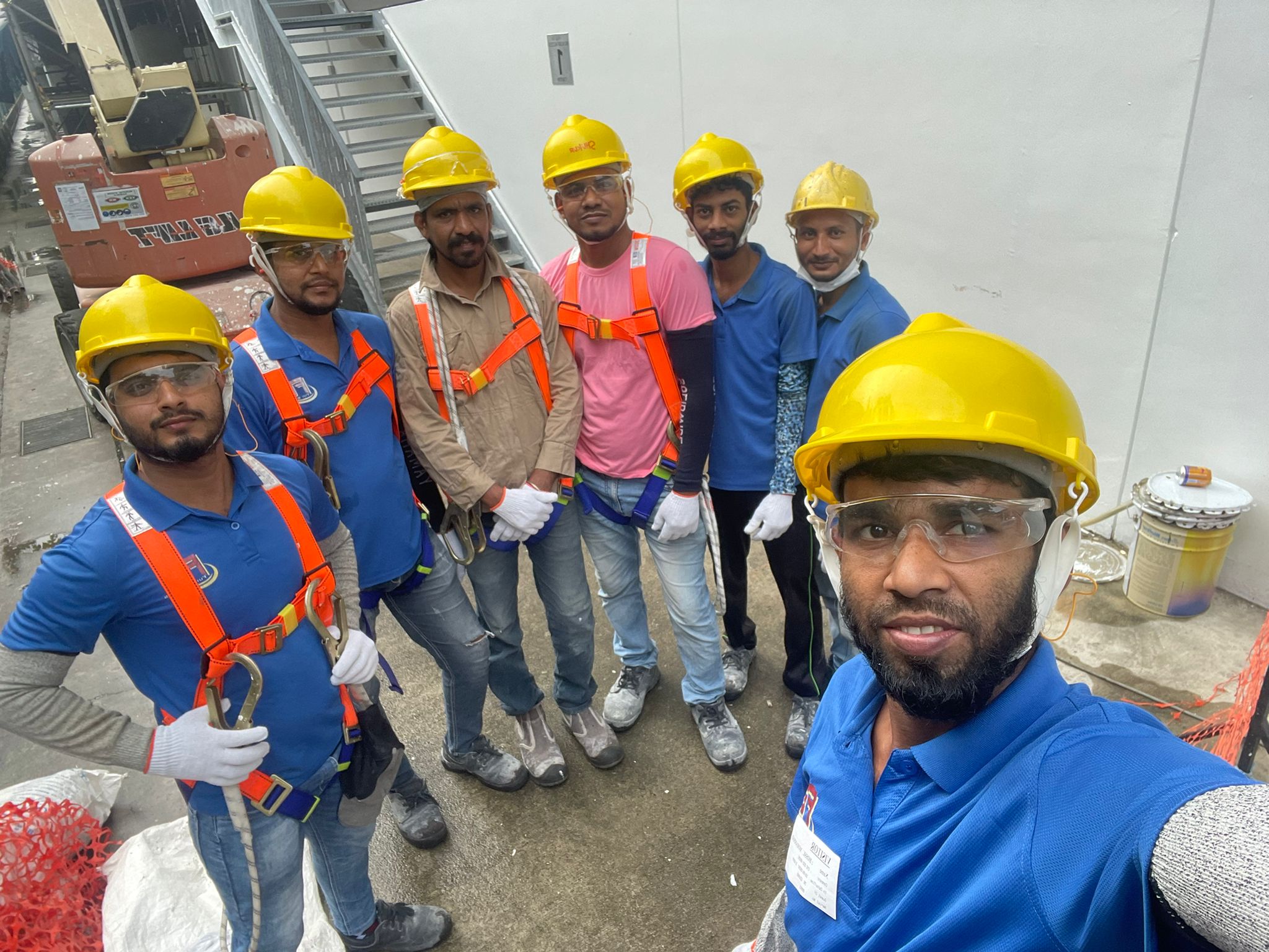 Fui Builders site team