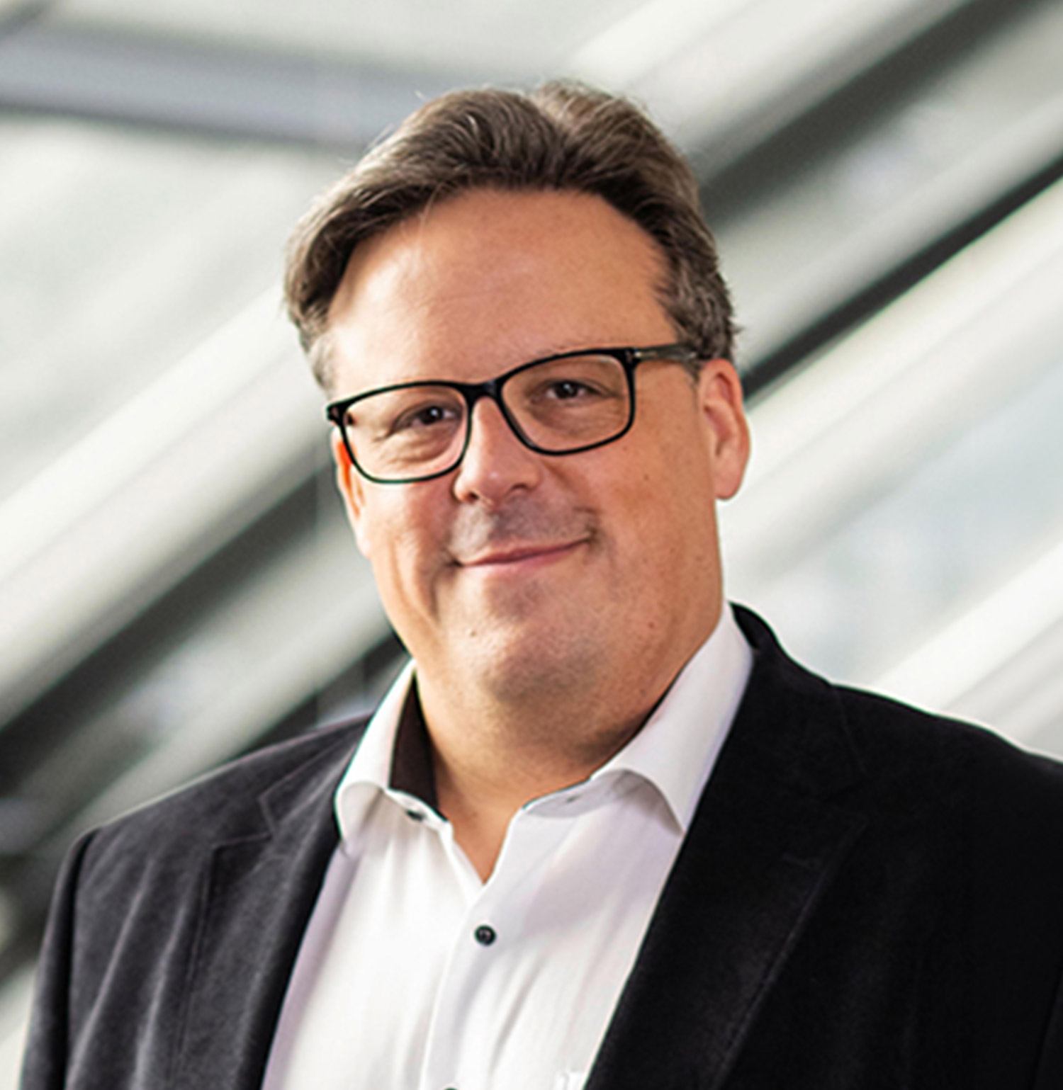 Portrait of Stefan Brüning, Co-Founder and Consulting Practice Lead at Viginext