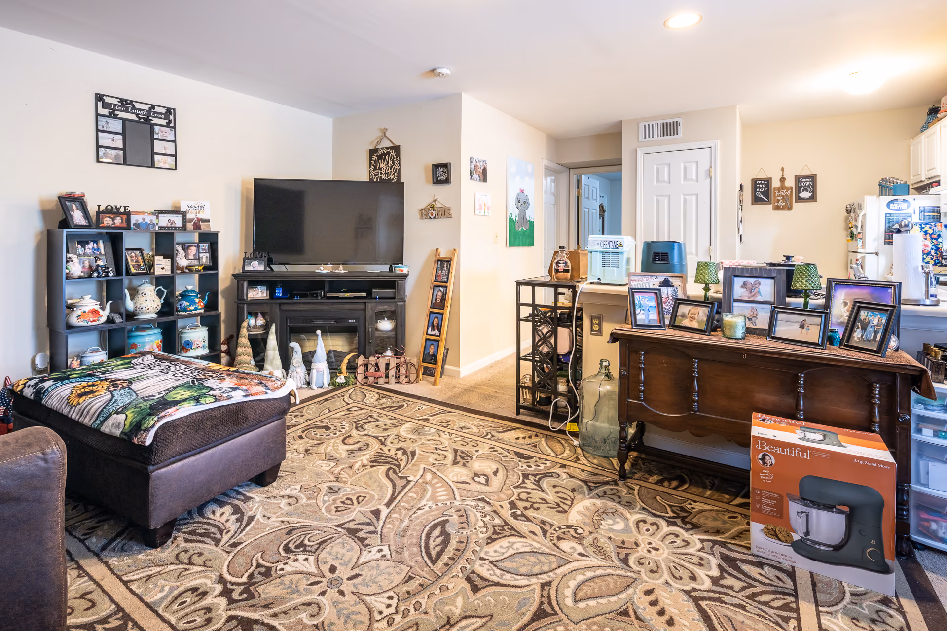 Living and kitchen area with decor