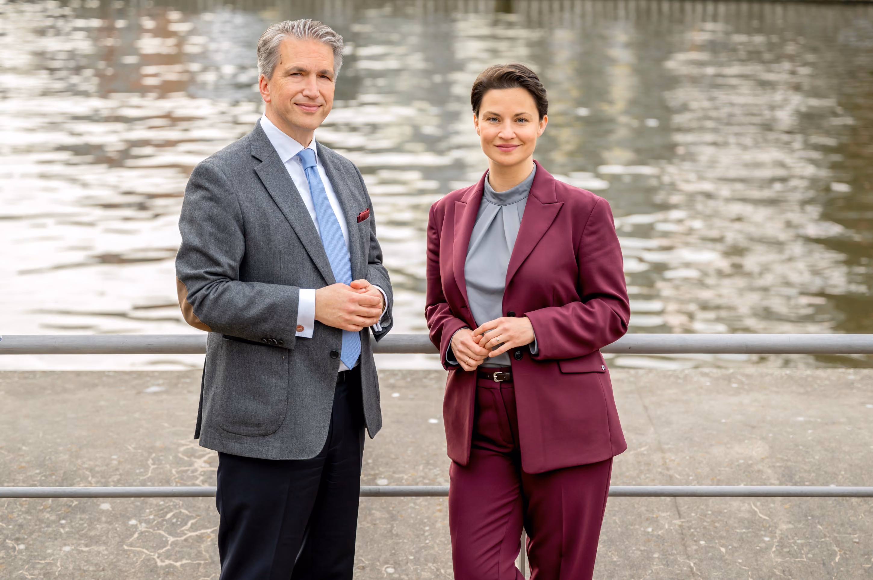 Gruppenbild von Carmen Schreib und Dr. Michael Stein von Asche Stein Rechtsanwälte in Hamburg