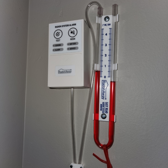 U tube manometer and alarm